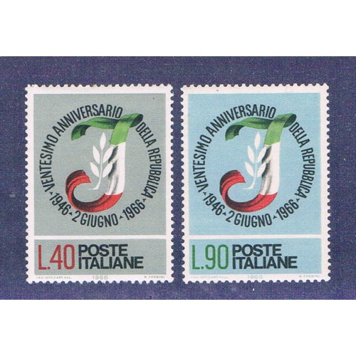 Italy 739-40 Unused set Flag 1966 (I0812)