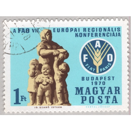 Hungary  Used Family statue blue one   (BP85404)