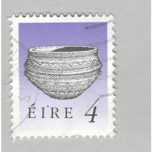 Ireland  Used Bowl purple 4   (BP86920)