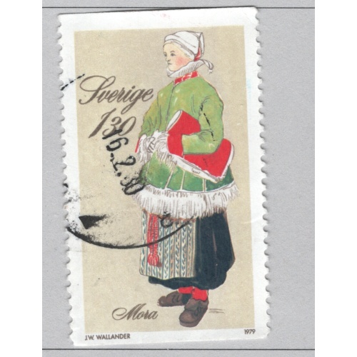 Sweden  Used Woman costume green   (BP88413)