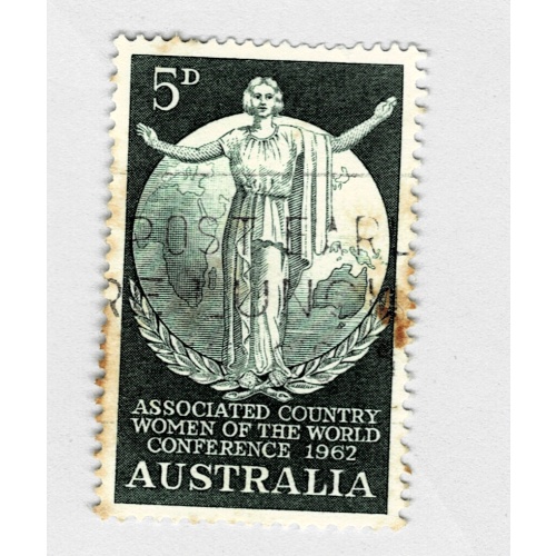 Australia Women of the world green 5  Used (BP90219)