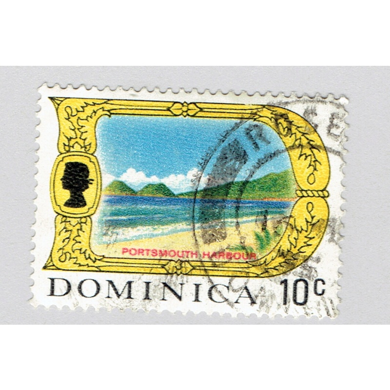 Dominica QE 2 harbor yellow 10 Used (BP92402)