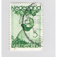 Netherlands B83 Girl Picking Apple 1935 Used (BP93115)