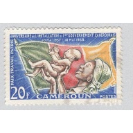 Cameroun 331 Flag and Wsoman holding child Used (BP94105)