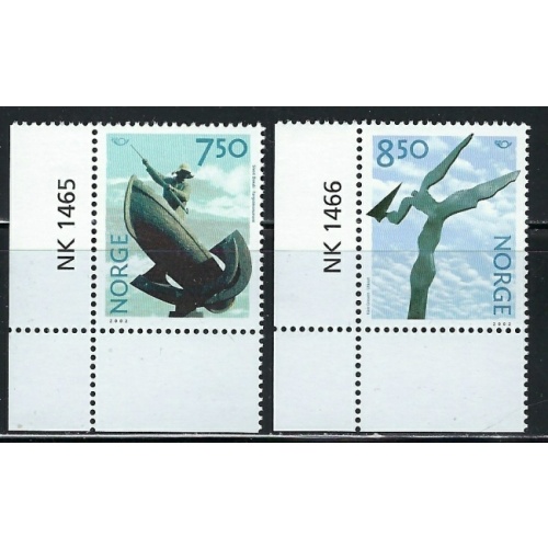 Norway 1327-28 MNH 2002 Sculptures (an5305)
