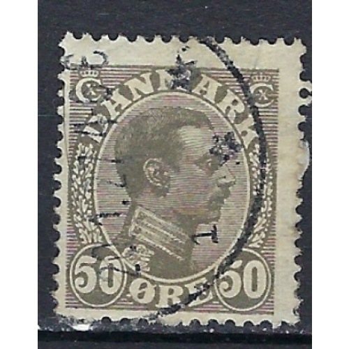 Denmark 122 Used 1922 issue; paper remnant on back (ak2030)