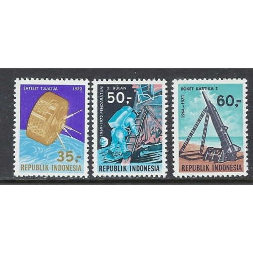 Indonesia 819-21 MLH 1972 Space Achievements (ap8391)
