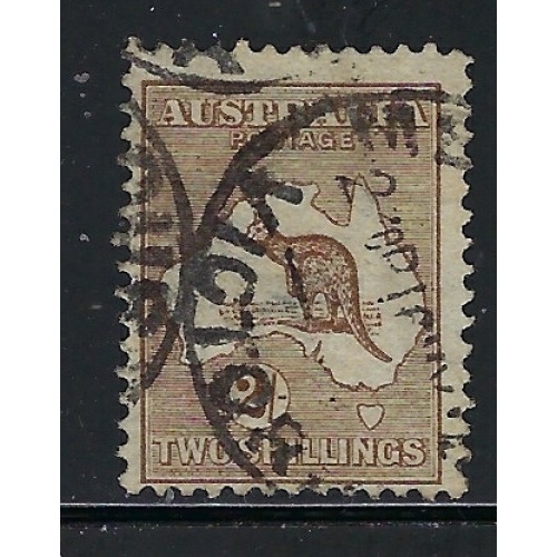 Australia 11 Used 1913 issue  small thin area (ap9831)
