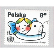 Poland 2423 Used Girl Embracing Dove 1980 (BP71218)